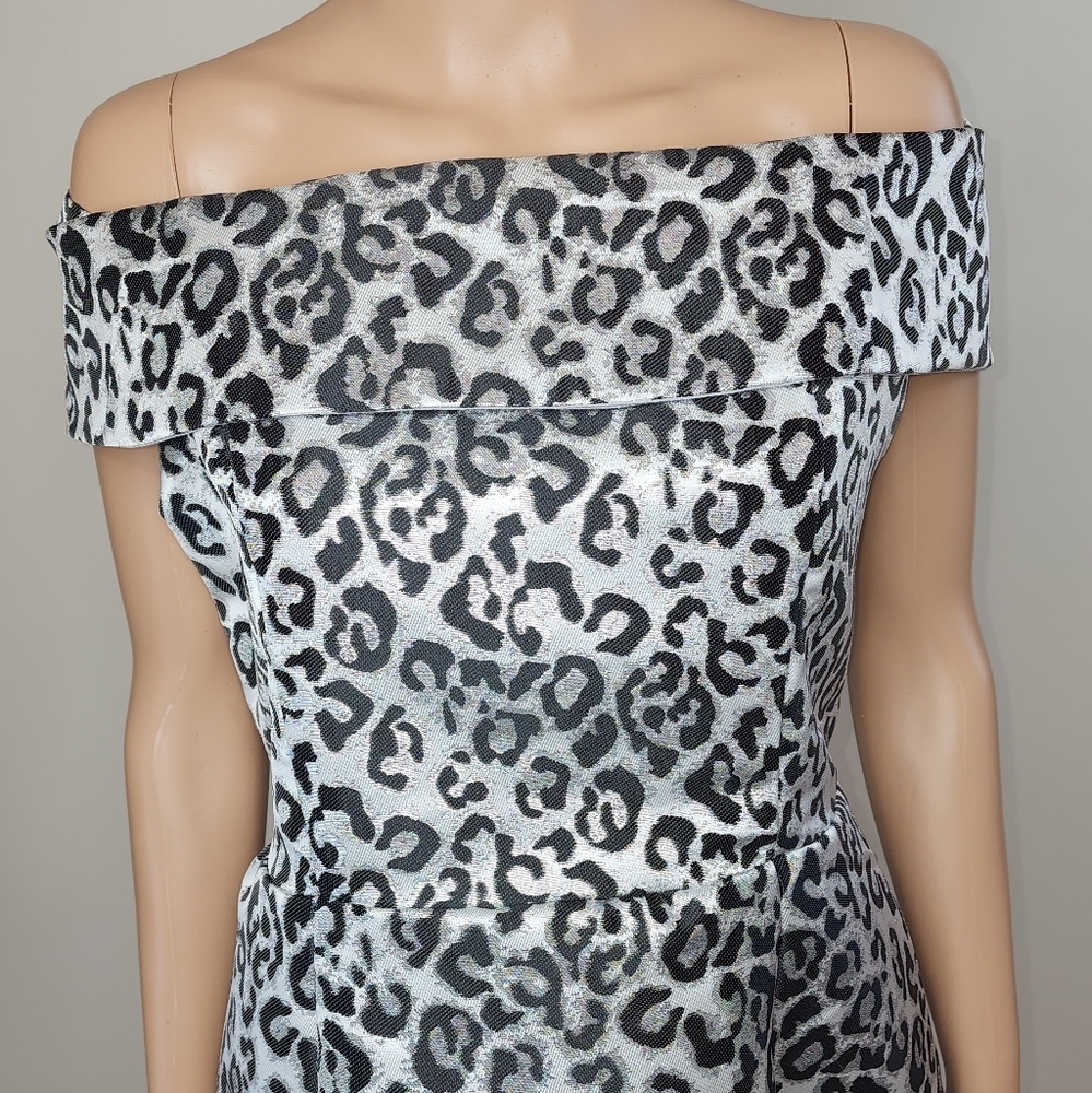 𝅺New and company metallic animal print sheat dress - Picture 5 of 10